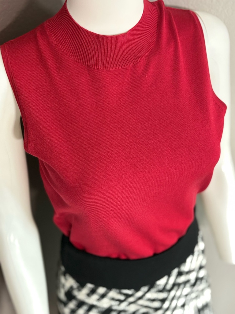august silk Red Sleeveless Mock Neck Tank - Picture 2 of 3